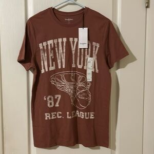 Men’s size small graphic, short sleeve T-shirt NWT